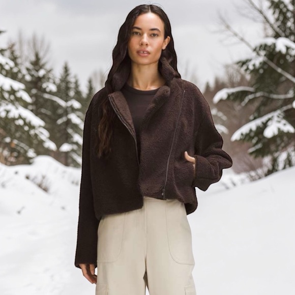 Lululemon Textured Fleece Collared Jacket in Espresso Sz 2 - Picture 2 of 16